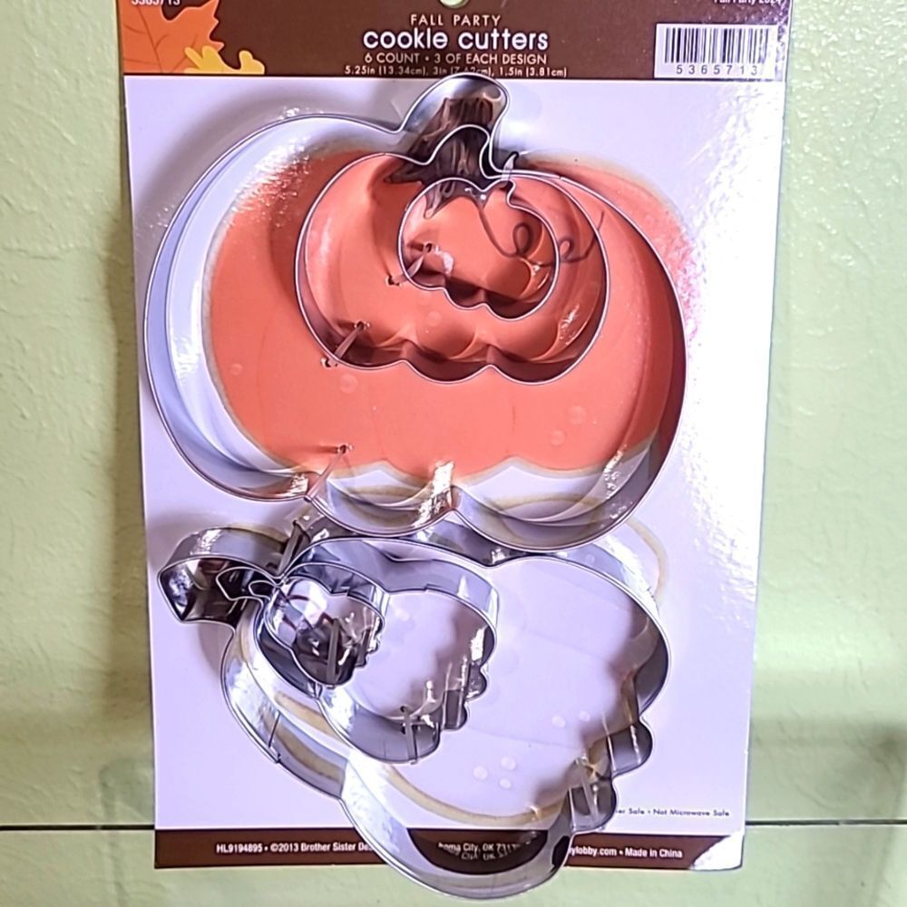 Brother Sister Design - 2 Sets of 3 Fall Cookie Cutters in Pumpkin Shapes, NWOT